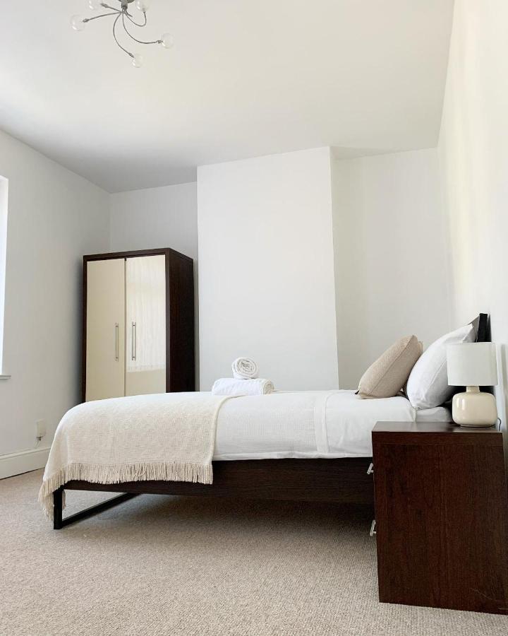 Cardiff Home Extérieur photo